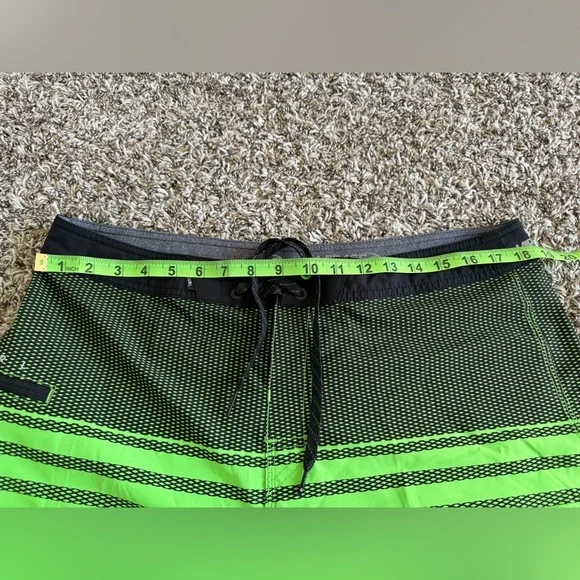 Men’s Green Rip Curl Boardshorts - Picture 6 of 8